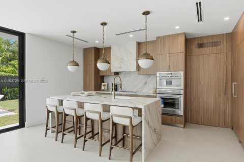 Villa ou maison à vendre à Miami, Floride: 5 chambres, 344.85 m2 № 2422614 - photo 27