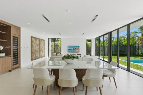Villa ou maison à vendre à Miami, Floride: 5 chambres, 344.85 m2 № 2422614 - photo 17