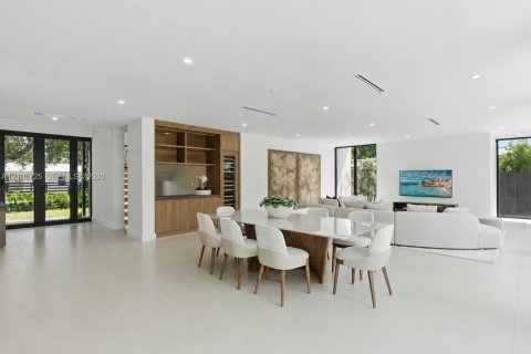 Villa ou maison à vendre à Miami, Floride: 5 chambres, 344.85 m2 № 2422614 - photo 16