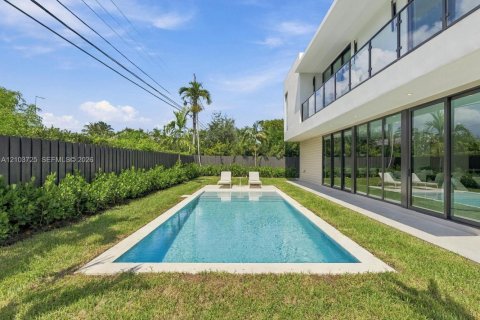 Villa ou maison à vendre à Miami, Floride: 5 chambres, 344.85 m2 № 2422614 - photo 12