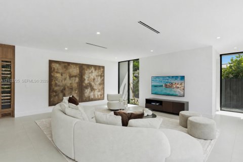 Villa ou maison à vendre à Miami, Floride: 5 chambres, 344.85 m2 № 2422614 - photo 21
