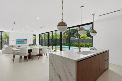 Villa ou maison à vendre à Miami, Floride: 5 chambres, 344.85 m2 № 2422614 - photo 29