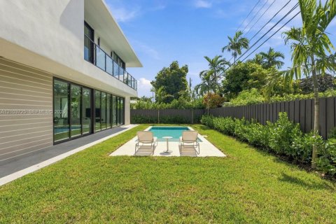 Villa ou maison à vendre à Miami, Floride: 5 chambres, 344.85 m2 № 2422614 - photo 6