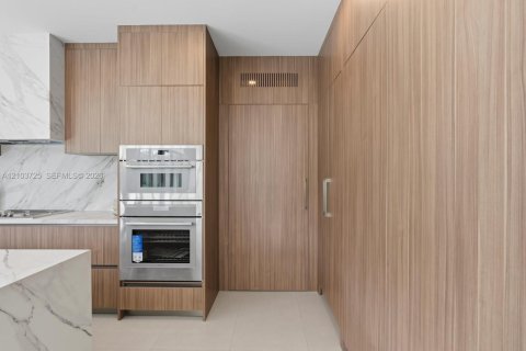 Villa ou maison à vendre à Miami, Floride: 5 chambres, 344.85 m2 № 2422614 - photo 30