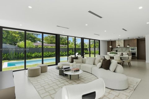 Villa ou maison à vendre à Miami, Floride: 5 chambres, 344.85 m2 № 2422614 - photo 18
