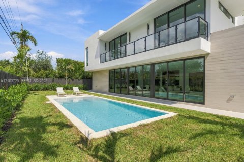 Villa ou maison à vendre à Miami, Floride: 5 chambres, 344.85 m2 № 2422614 - photo 11