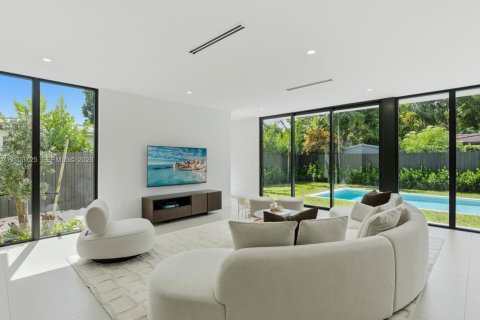 Villa ou maison à vendre à Miami, Floride: 5 chambres, 344.85 m2 № 2422614 - photo 22