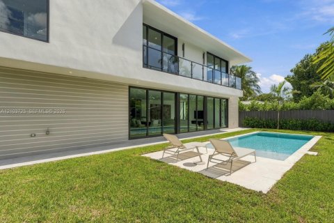 Villa ou maison à vendre à Miami, Floride: 5 chambres, 344.85 m2 № 2422614 - photo 8