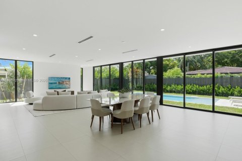 Villa ou maison à vendre à Miami, Floride: 5 chambres, 344.85 m2 № 2422614 - photo 15