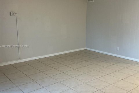 Condo in Fort Lauderdale, Florida, 1 bedroom  № 2076688 - photo 6