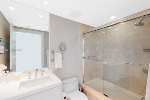 Condo in Sunny Isles Beach, Florida, 4 bedrooms  № 1960515 - photo 8