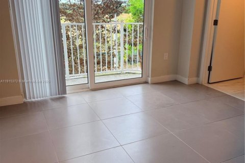 Купить таунхаус в Хомстед, Флорида 4 спальни, 129.88м2, № 1970579 - фото 12