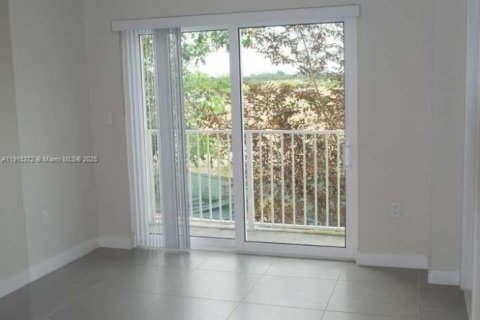 Купить таунхаус в Хомстед, Флорида 4 спальни, 129.88м2, № 1970579 - фото 14