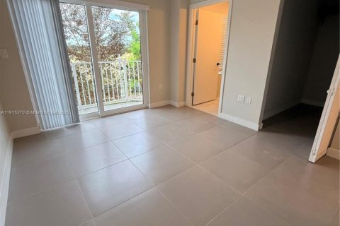 Купить таунхаус в Хомстед, Флорида 4 спальни, 129.88м2, № 1970579 - фото 11