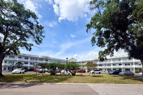 Condominio en venta en Clearwater, Florida, 2 dormitorios, 102.19 m2 № 2201814 - foto 24