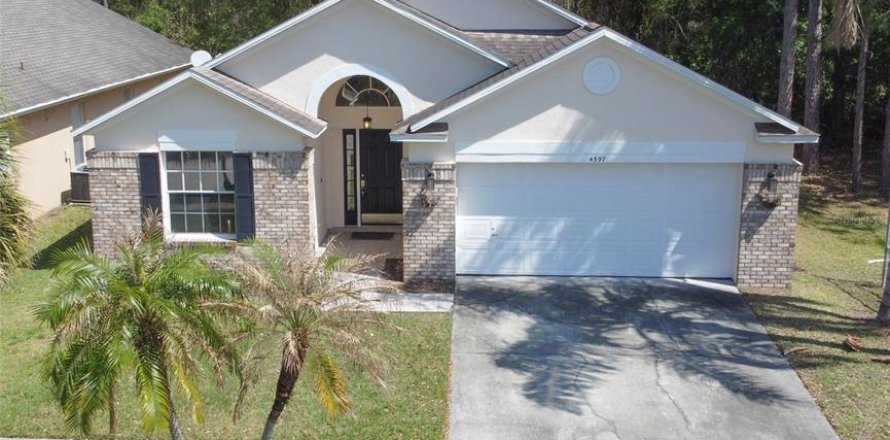House in Orlando, Florida 3 bedrooms, 176.61 sq.m. № 2115368