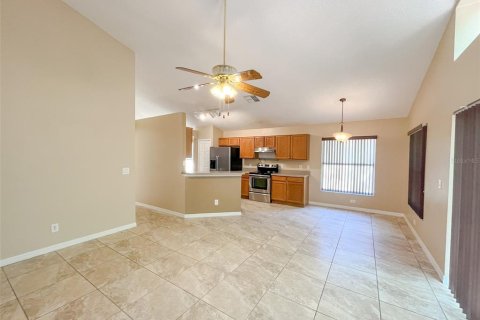 House in Orlando, Florida 3 bedrooms, 176.61 sq.m. № 2115368 - photo 5