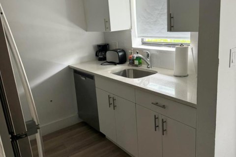 Apartment in Fort Lauderdale, Florida 2 bedrooms, 1429.02 sq.m. № 2350879 - photo 6