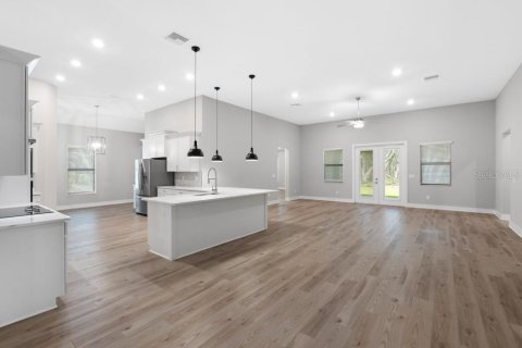 House in Hudson, Florida 4 bedrooms, 314.85 sq.m. № 1631427 - photo 5