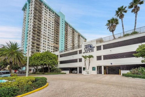 Condominio en Hollywood, Florida, 2 dormitorios № 2183017