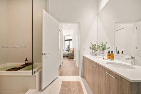 Снять в аренду кондоминиум в Майами, Флорида 3 спальни, 123м2, № 1822122 - фото 28