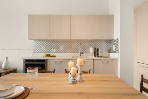 Снять в аренду кондоминиум в Майами, Флорида 3 спальни, 123м2, № 1822122 - фото 13