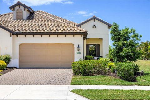 House in Englewood, Florida 2 bedrooms, 151.62 sq.m. № 1670189 - photo 1