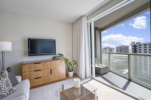 Condominio en venta en Fort Lauderdale, Florida, 1 dormitorio, 65.87 m2 № 1887522 - foto 7