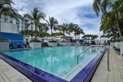 Condominio en venta en Fort Lauderdale, Florida, 1 dormitorio, 65.87 m2 № 1887522 - foto 17