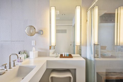 Condominio en venta en Fort Lauderdale, Florida, 1 dormitorio, 65.87 m2 № 1887522 - foto 11