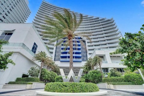 Condominio en venta en Fort Lauderdale, Florida, 1 dormitorio, 65.87 m2 № 1887522 - foto 1
