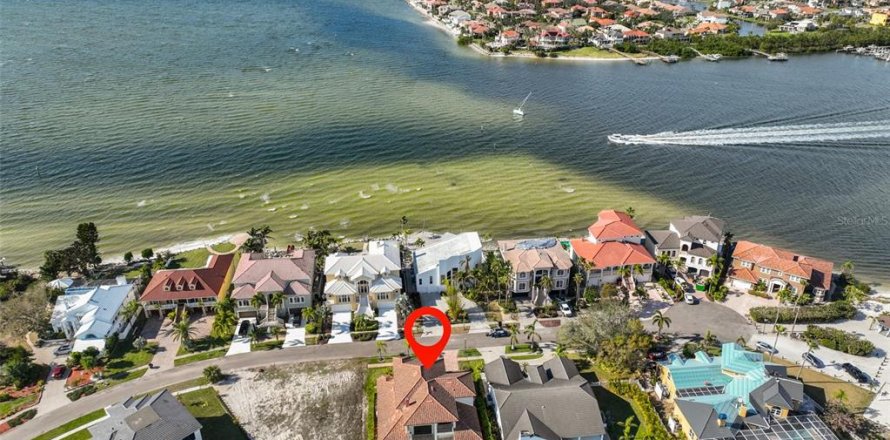 Villa ou maison à Apollo Beach, Floride 5 chambres, 401.43 m2 № 1765570