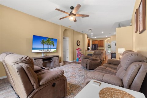 Villa ou maison à vendre à Tampa, Floride: 4 chambres, 171.68 m2 № 1904091 - photo 19