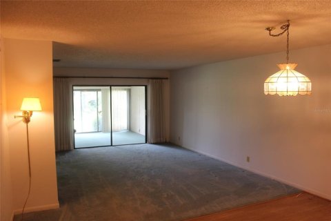 House in Winter Haven, Florida 2 bedrooms, 118.73 sq.m. № 2113223 - photo 5