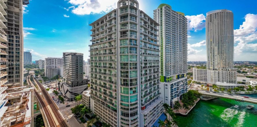 Condo à Miami, Floride, 1 chambre  № 1988688
