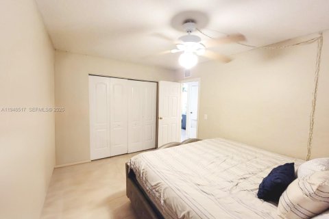 Condo in Lake Worth, Florida, 2 bedrooms  № 2002803 - photo 9