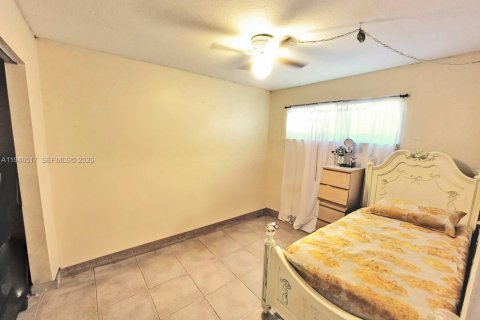 Condo in Lake Worth, Florida, 2 bedrooms  № 2002803 - photo 14