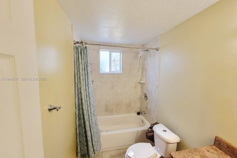 Condo in Lake Worth, Florida, 2 bedrooms  № 2002803 - photo 11