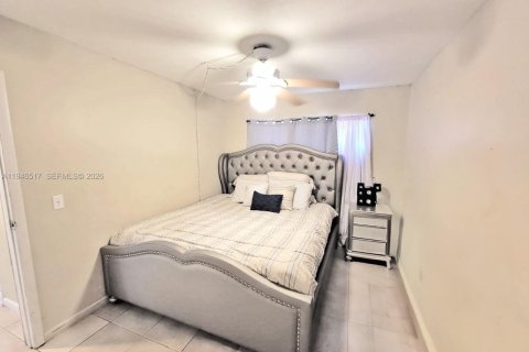 Condo in Lake Worth, Florida, 2 bedrooms  № 2002803 - photo 10