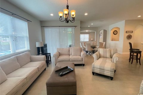 House in Orlando, Florida 4 bedrooms, 302.3 sq.m. № 1802213 - photo 10