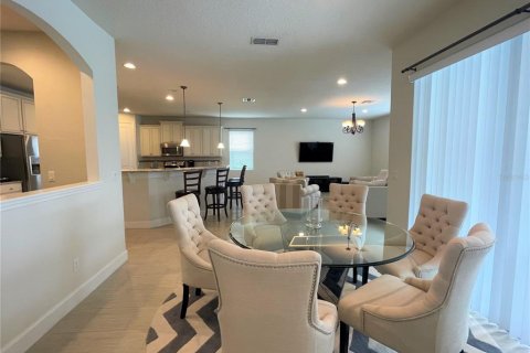 House in Orlando, Florida 4 bedrooms, 302.3 sq.m. № 1802213 - photo 9