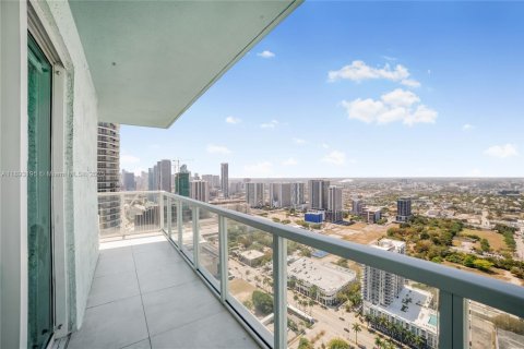 Condo in Miami, Florida, 2 bedrooms  № 1945228 - photo 22