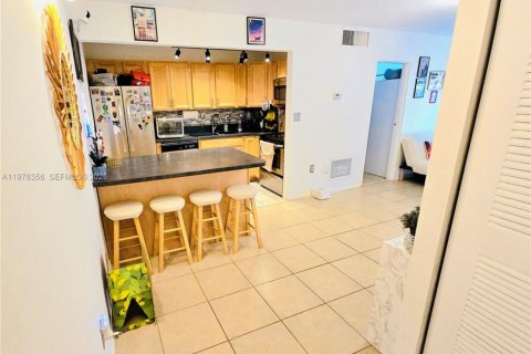 Copropriété à vendre à Hollywood, Floride: 1 chambre, 62.24 m2 № 2044600 - photo 3