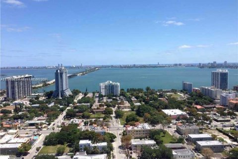 Condo in Miami, Florida, 2 bedrooms  № 1868285 - photo 12