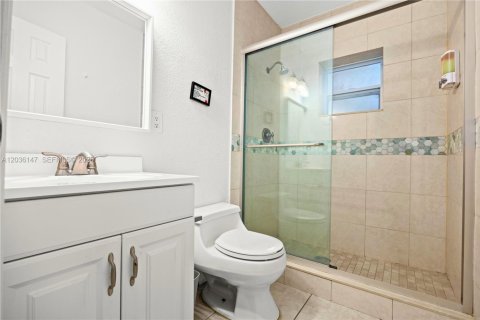 House in Dania Beach, Florida 4 bedrooms, 199.74 sq.m. № 2244160 - photo 27