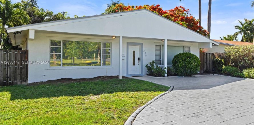 House in Dania Beach, Florida 4 bedrooms, 199.74 sq.m. № 2244160