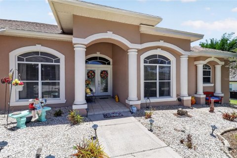 House in Lakeland, Florida 4 bedrooms, 287.53 sq.m. № 2258856 - photo 8