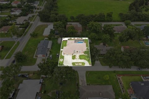 House in Lakeland, Florida 4 bedrooms, 287.53 sq.m. № 2258856 - photo 4