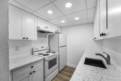 Apartment in Stuart, Florida 1 bedroom, 50.63 sq.m. № 2392773 - photo 7