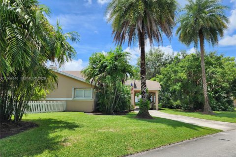 Casa en venta en Homestead, Florida, 4 dormitorios, 242.38 m2 № 2056711 - foto 9